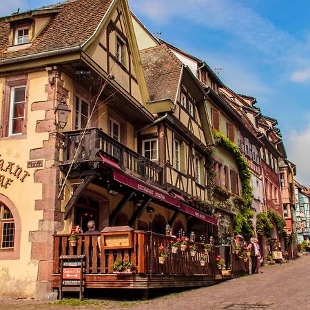 Hotel Au Cerf Riquewihr Bagian luar foto