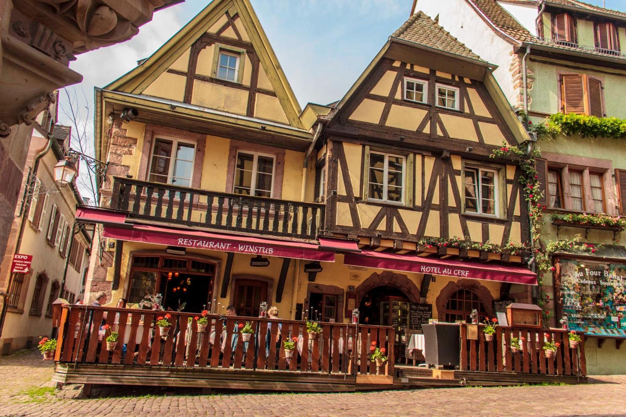 Hotel Au Cerf Riquewihr Bagian luar foto